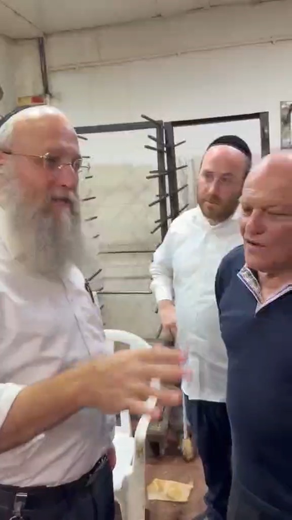 המגבעת שעפה במדבר | 'זיידל'ע' עם כל הנייעס והחשיפות
