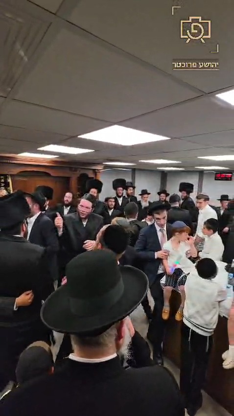 ספר תורה לעילוי נשמתו של ר' לייביש לוי ז"ל הוכנס באשדוד