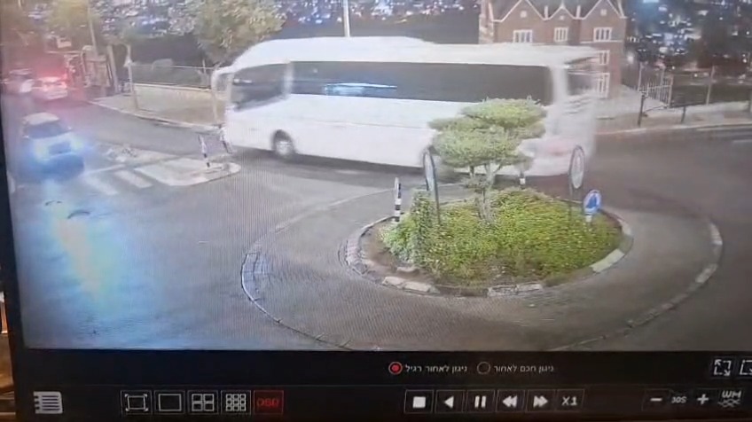 ילד נדרס באוטובוס בביתר עילית – ובחסדי שמיים ניצל