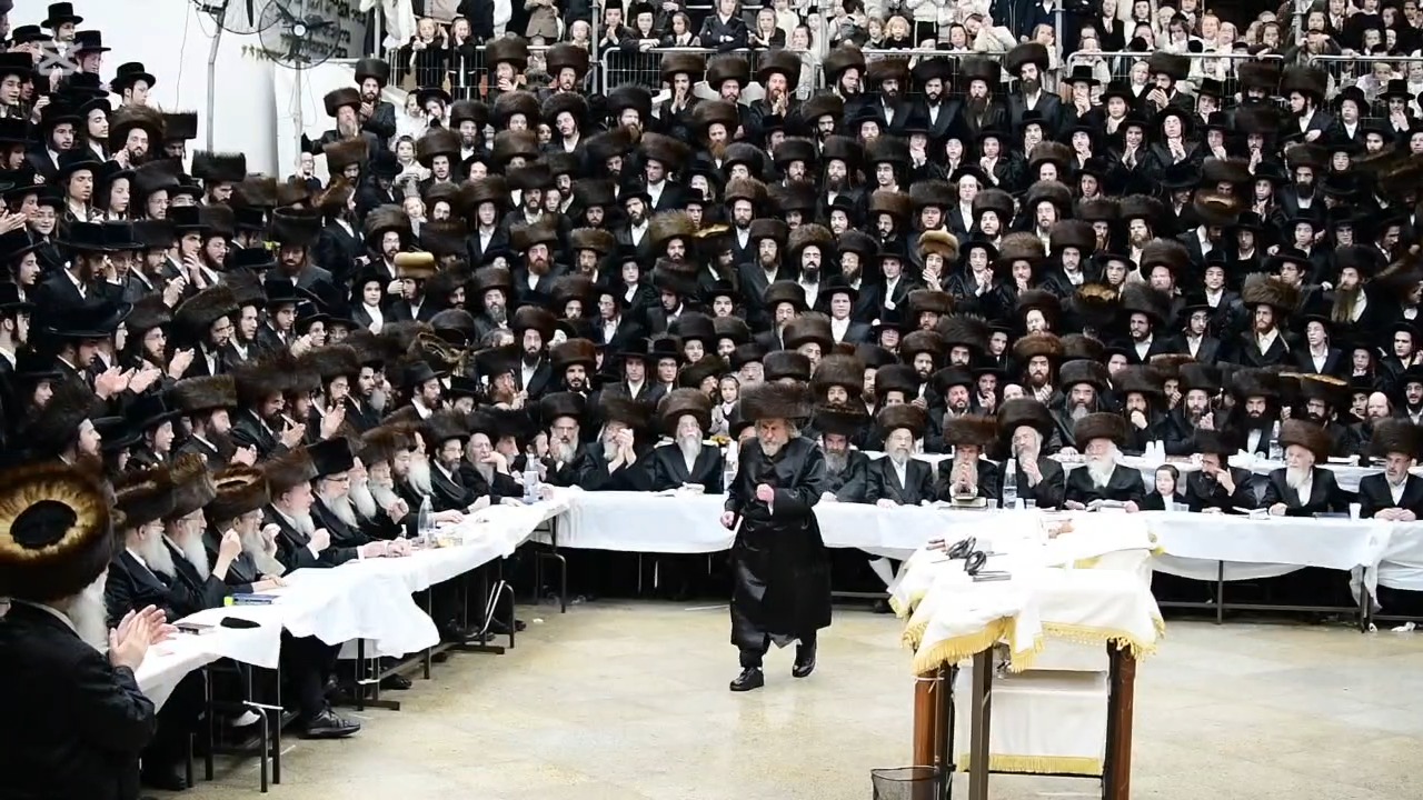 בדבקות עליונה: הושענא רבה והקפות שניות אצל האדמו"ר מרחמסטריווקא