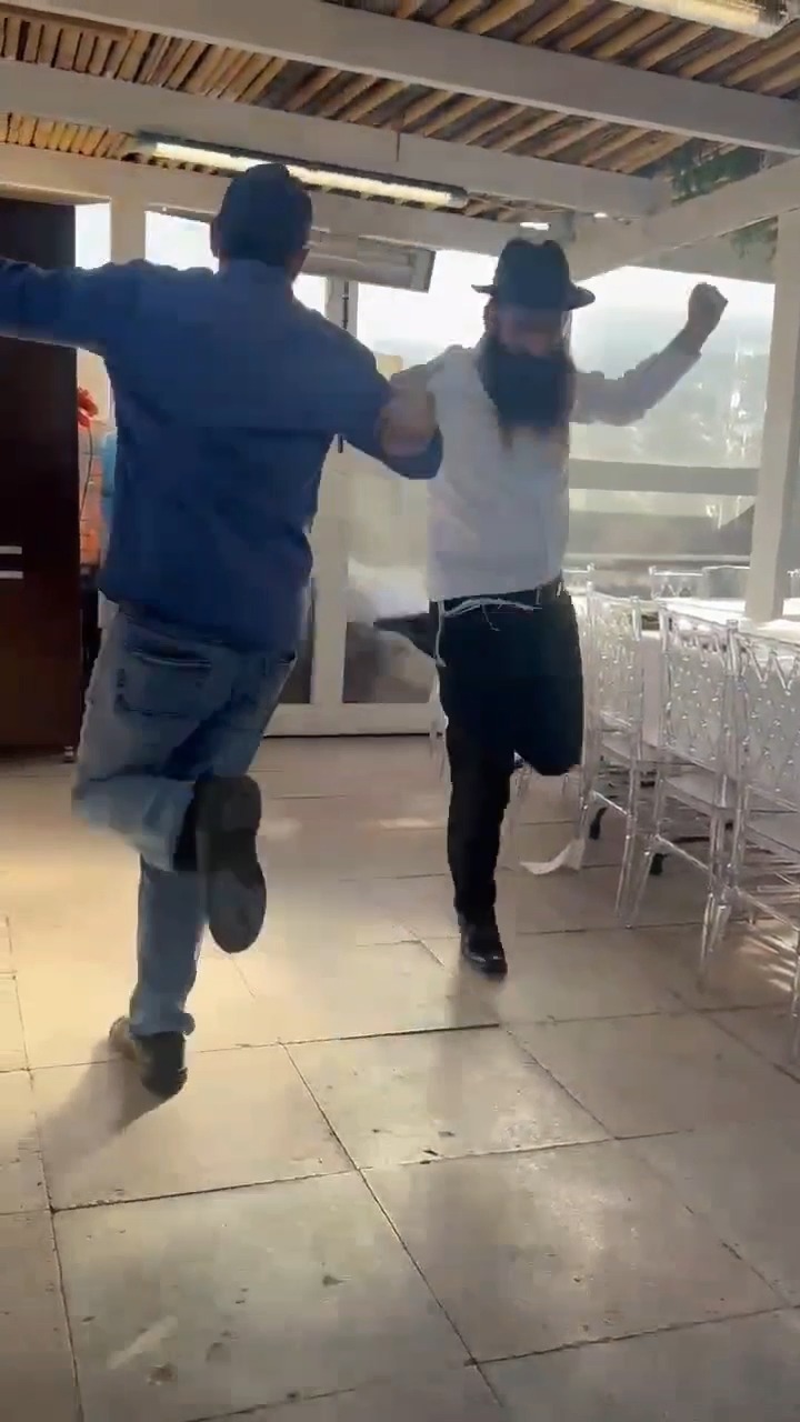 השלג בסיביר חיכה עד מוצאי החג: כך חגגו סוכות בקור