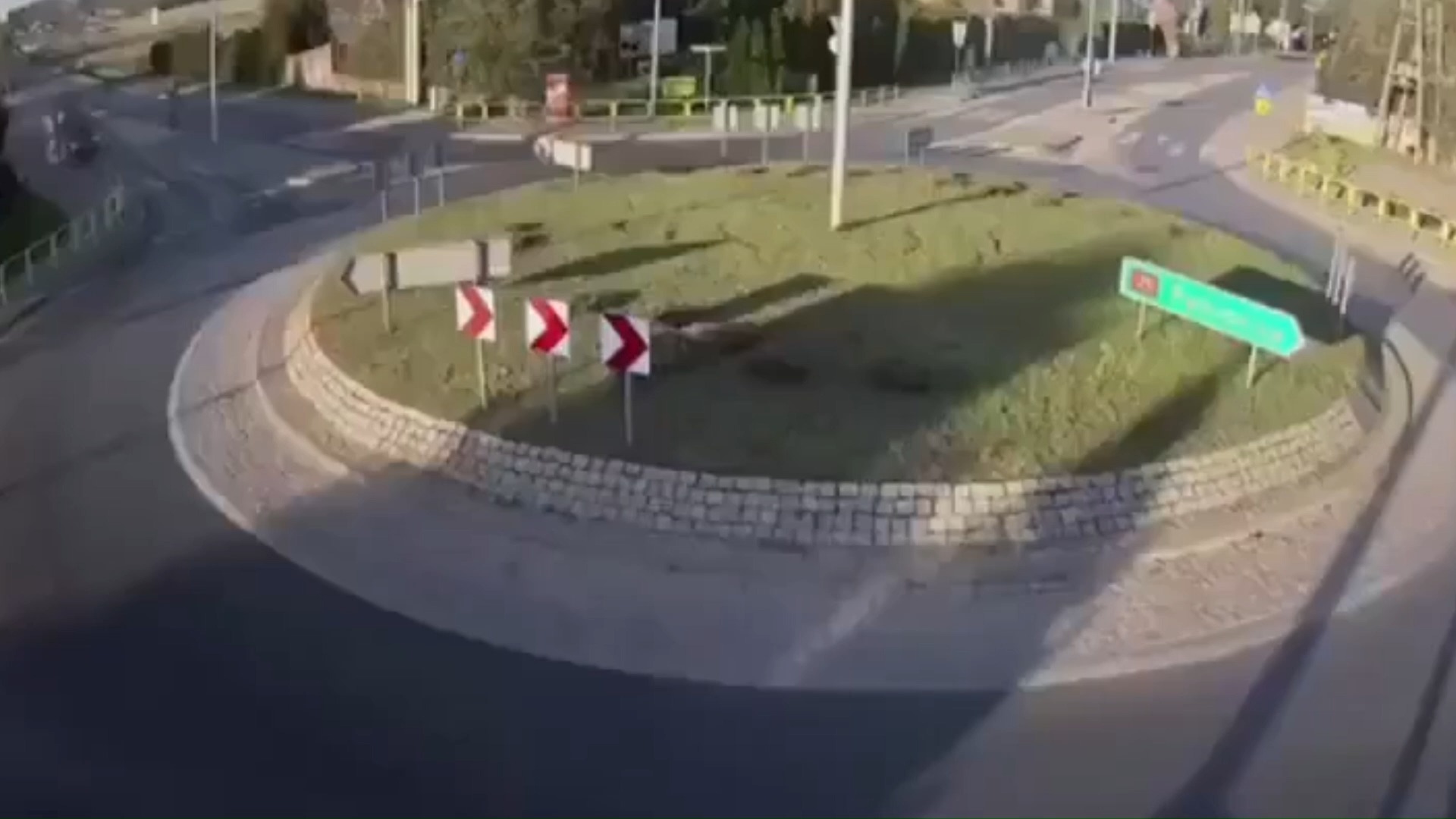 בזמן שמאסק מציג מכונית מעופפת, פולני שיכור כבר עשה את זה