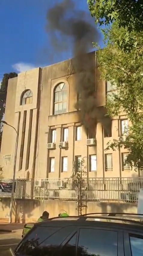 שריפה פרצה בישיבת 'נחלת דוד' בפתח תקווה