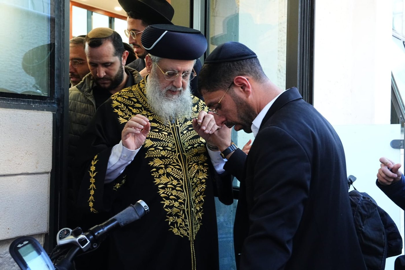 הראשל"צ הגאון רבי דוד יוסף בביקור במוסדות 'יביע אומר'