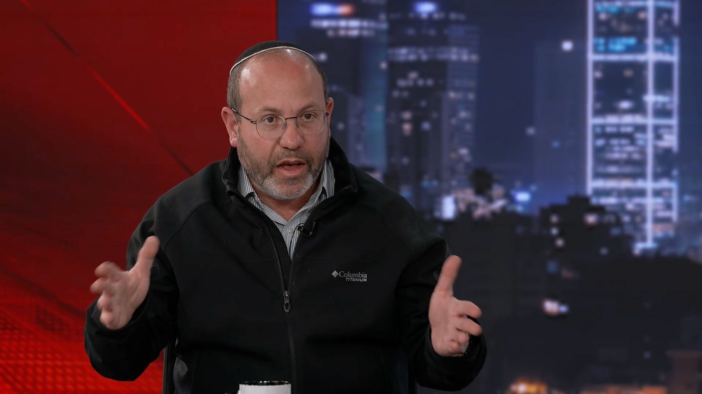 צביקה מור בריאיון