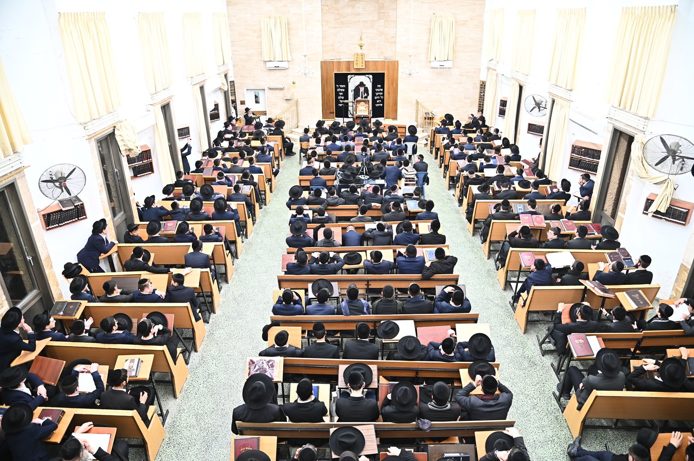 ישיבת הנגב שכר שכיר 