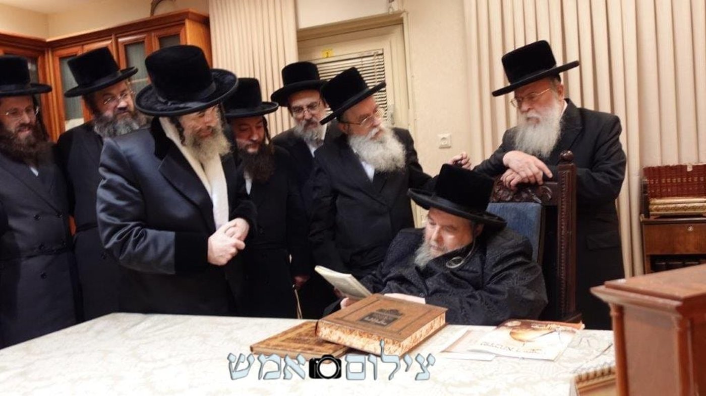 הגה"צ רבי חיים מאיר הגר אב"ד קריית ויז'ניץ בביקור אצל האדמו"ר מבעלזא