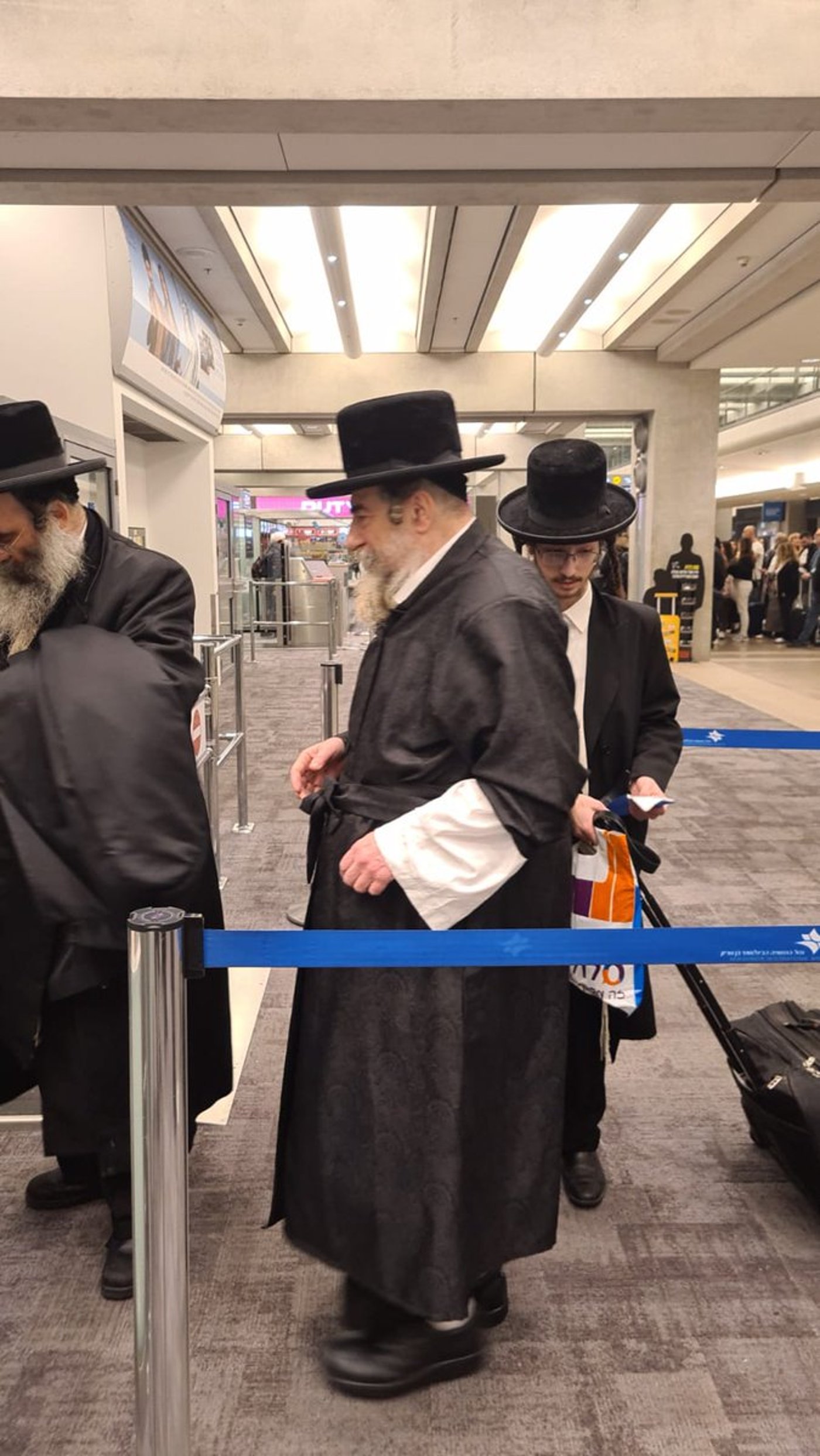 האדמו"ר מרחמסטריווקא בדרכו לליז'ענסק תשפ"ה