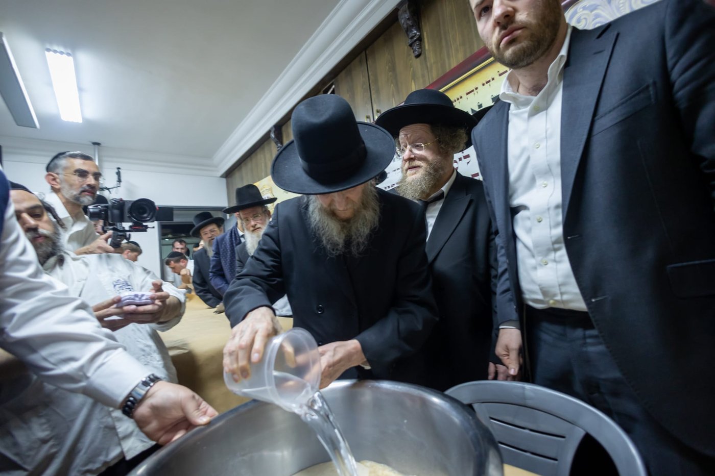 אפיית מצות עם הגר"ד סגל