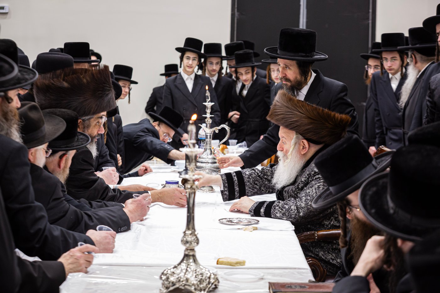 האדמו"ר מבאבוב בטיש לכבוד ר"ח ניסן