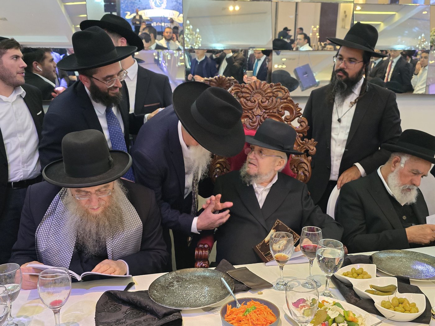 שמחת נישואי נכדת הגר"מ מאזוז