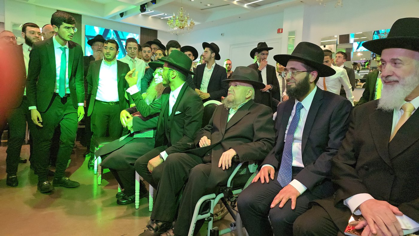 שמחת נישואי נכדת הגר"מ מאזוז