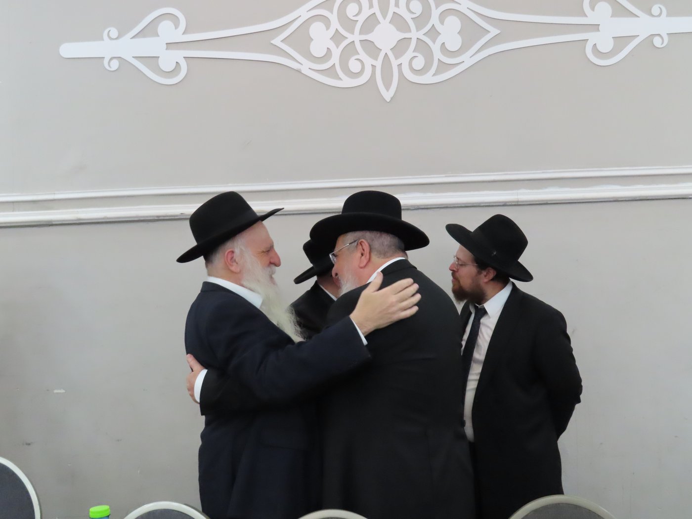 שמחת נישואי בן הגר"צ אשכנזי עם בת הגר"ש לוי