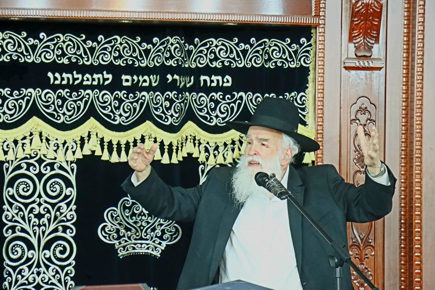 הגאון רבי יעקב ישראל בייפוס בשיחת הכנה לפסח