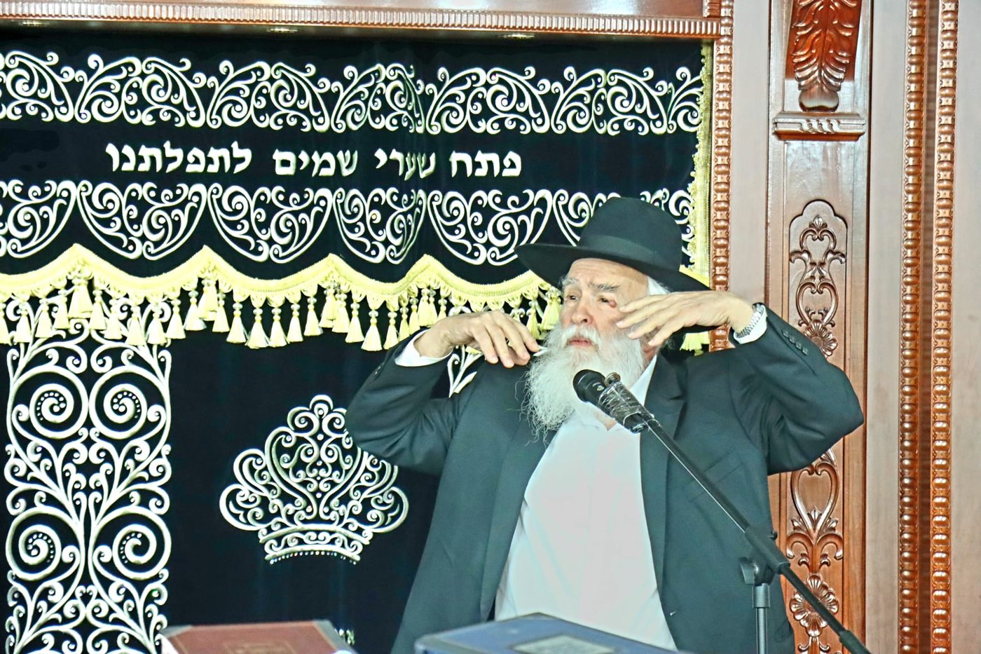 הגאון רבי יעקב ישראל בייפוס בשיחת הכנה לפסח