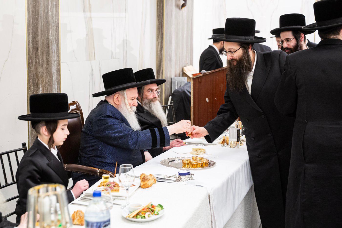 שמחת הבר מצווה לנכד האדמו"ר מבאבוב