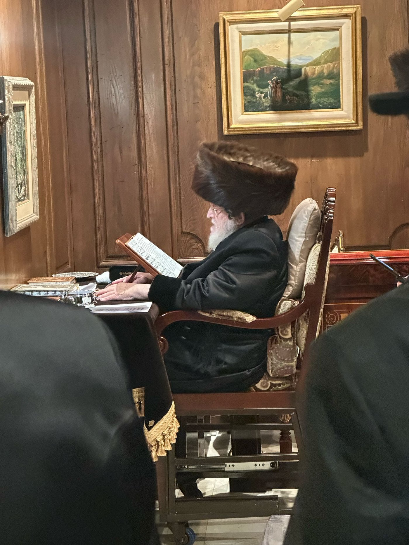האדמו"ר מויז'ניץ בטיש חוה"מ פסח בלוס אנג'לס