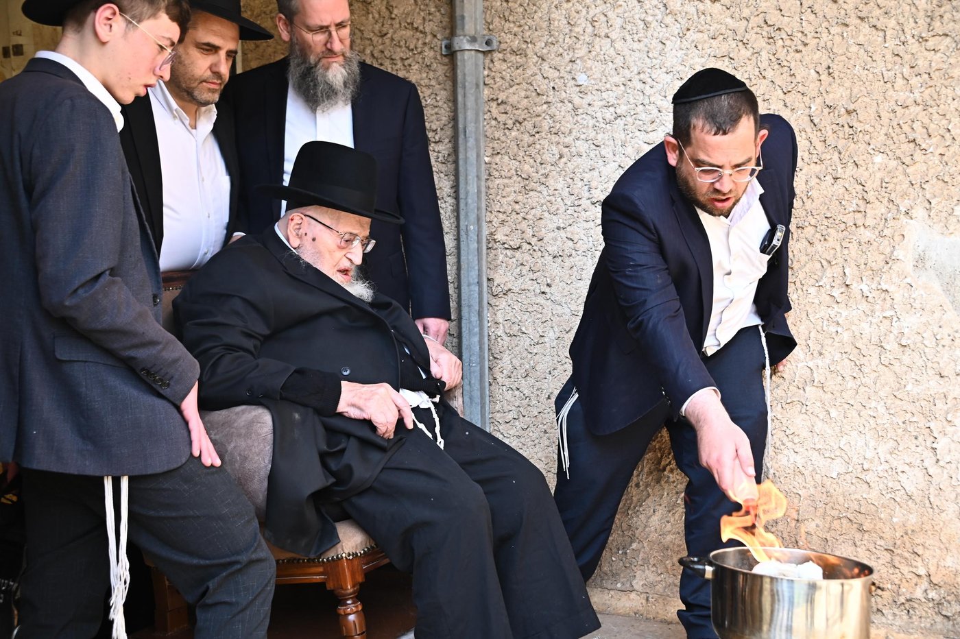 הגרמ"צ ברגמן בשריפת חמץ