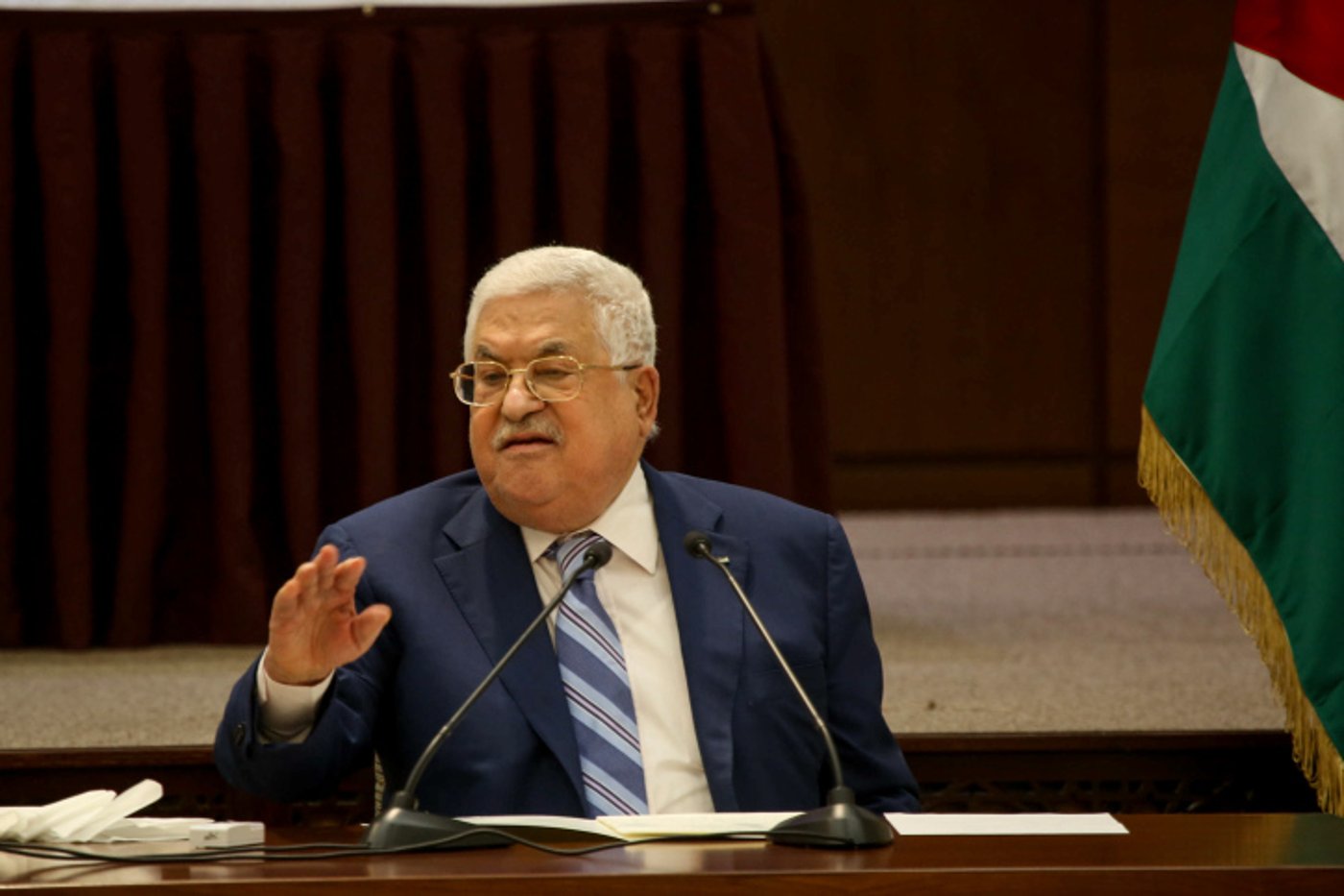 יו"ר הרש"פ אבו מאזן, מסייע למחבלים ואסירים