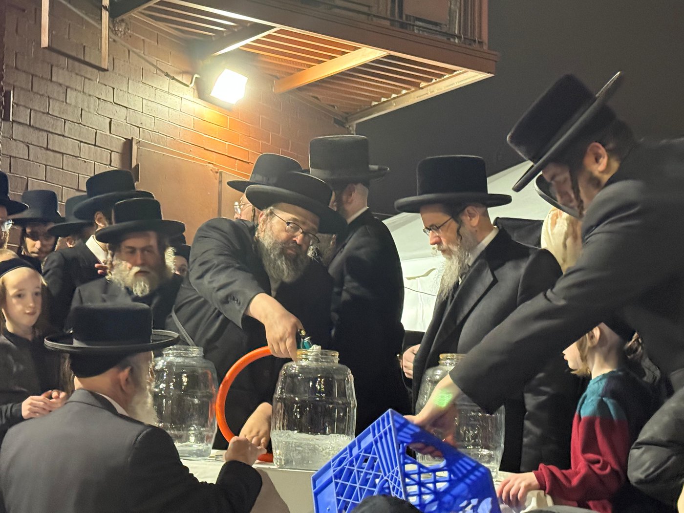 חג הפסח בחצה"ק קראלי