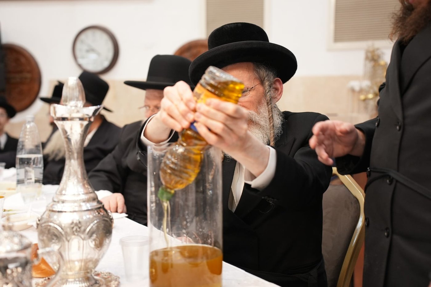 טיש הילולא בקאליב