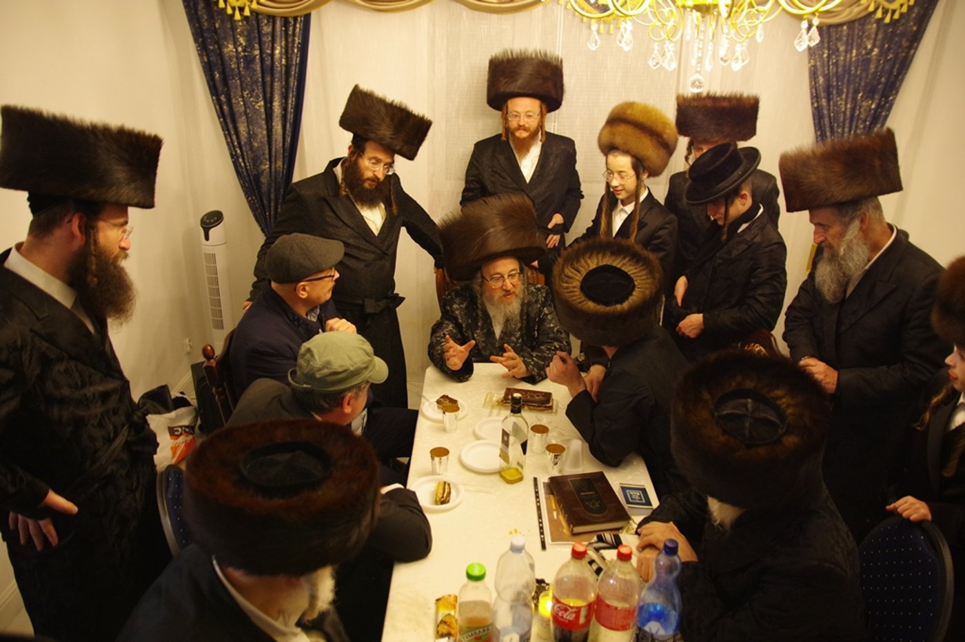 אצל האדמו"ר מביאלה ב"ב, בחודש אדר בעת ביקורו במקום