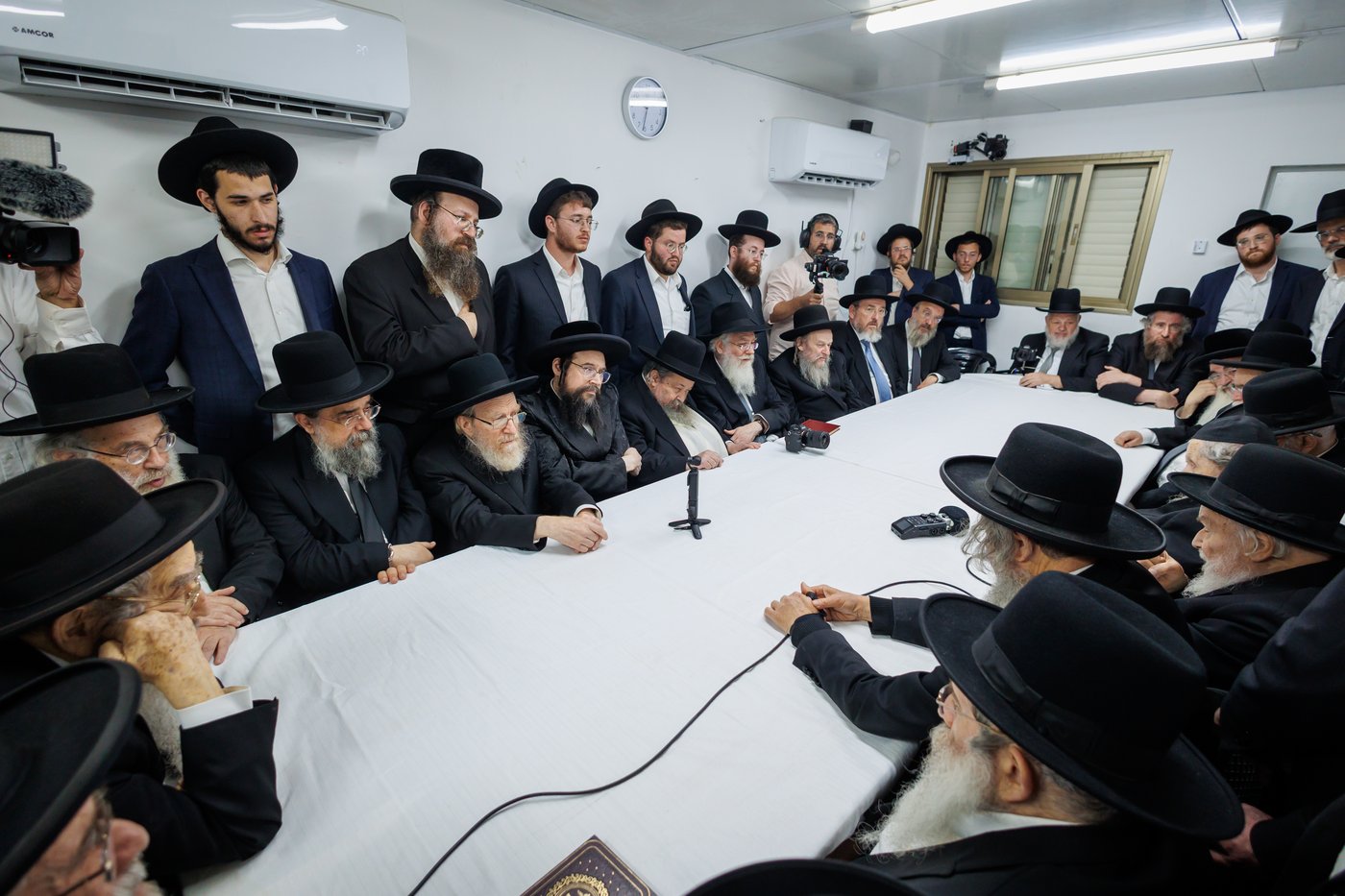 "שאו נא תפילה בעדי" | דברי מנהיג עולם התורה בכנס החירום