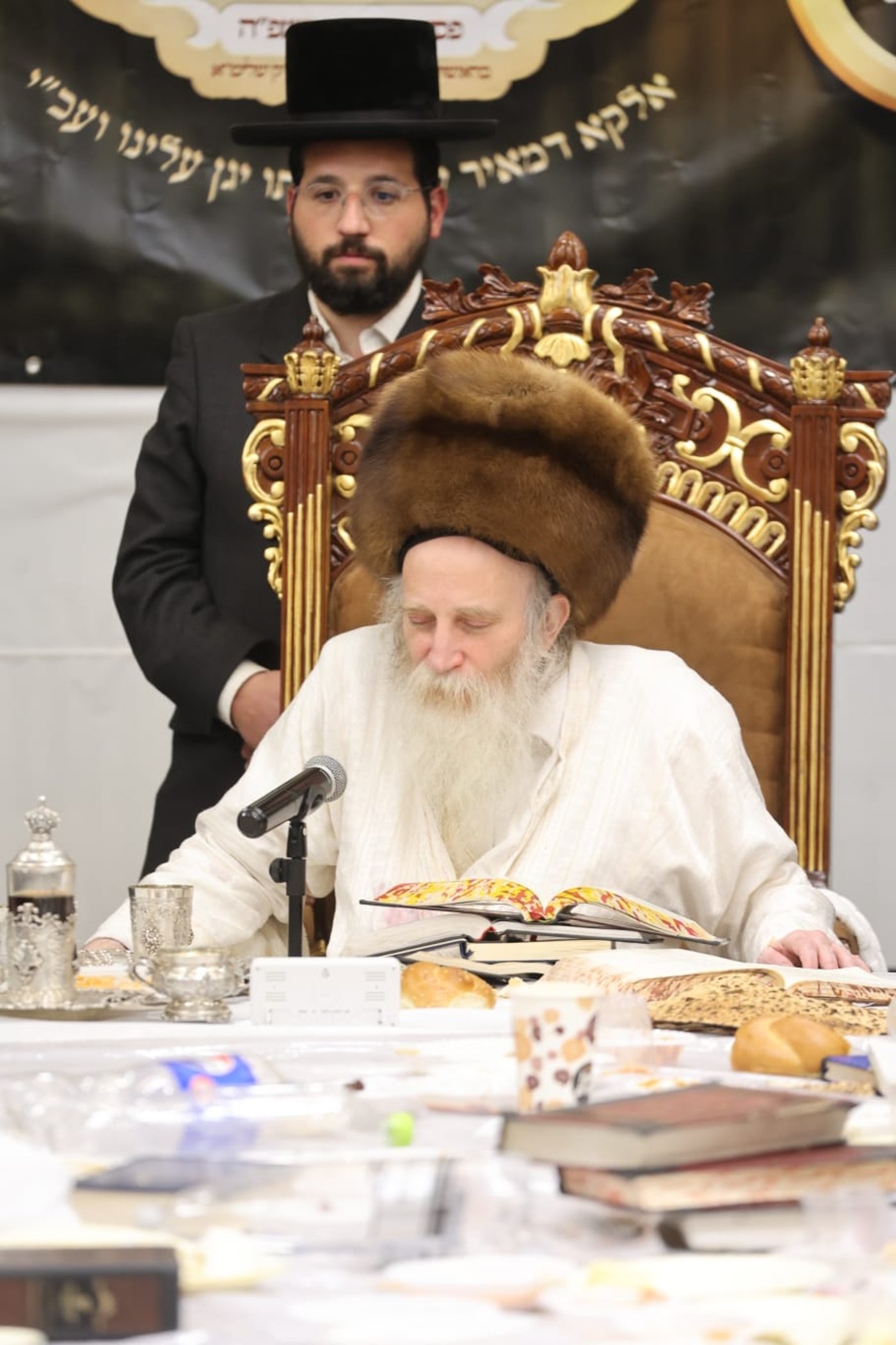 הגה"צ רבי יצחק מאיר מורגנשטרן בטיש לרגל פסח שני