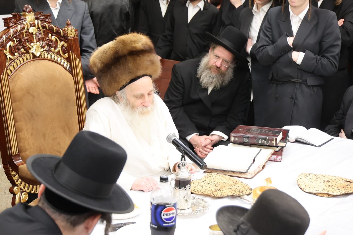 הגה"צ רבי יצחק מאיר מורגנשטרן בטיש לרגל פסח שני