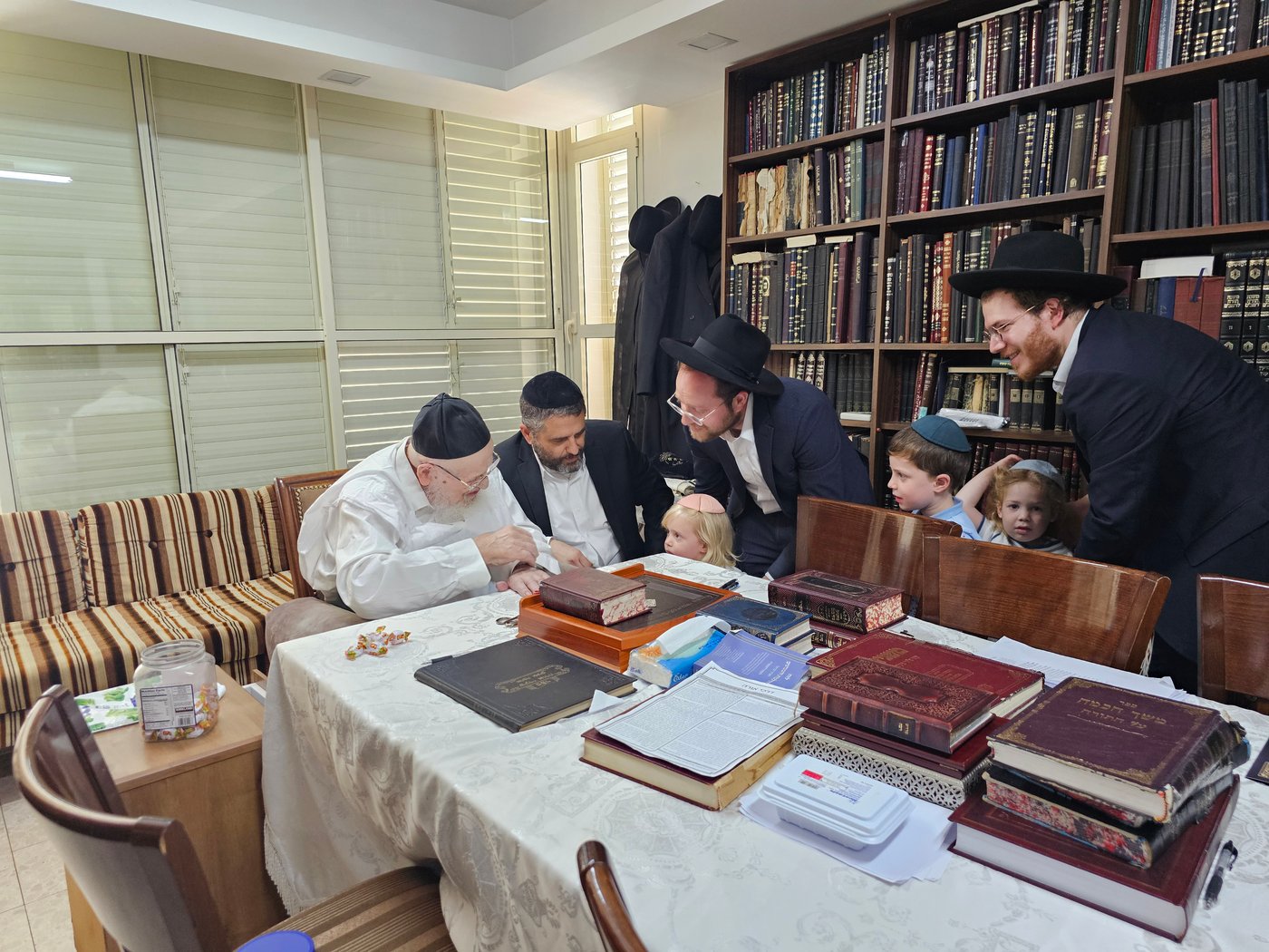 מראות ל"ג בעומר אצל הגאון רבי מאיר צבי ברגמן