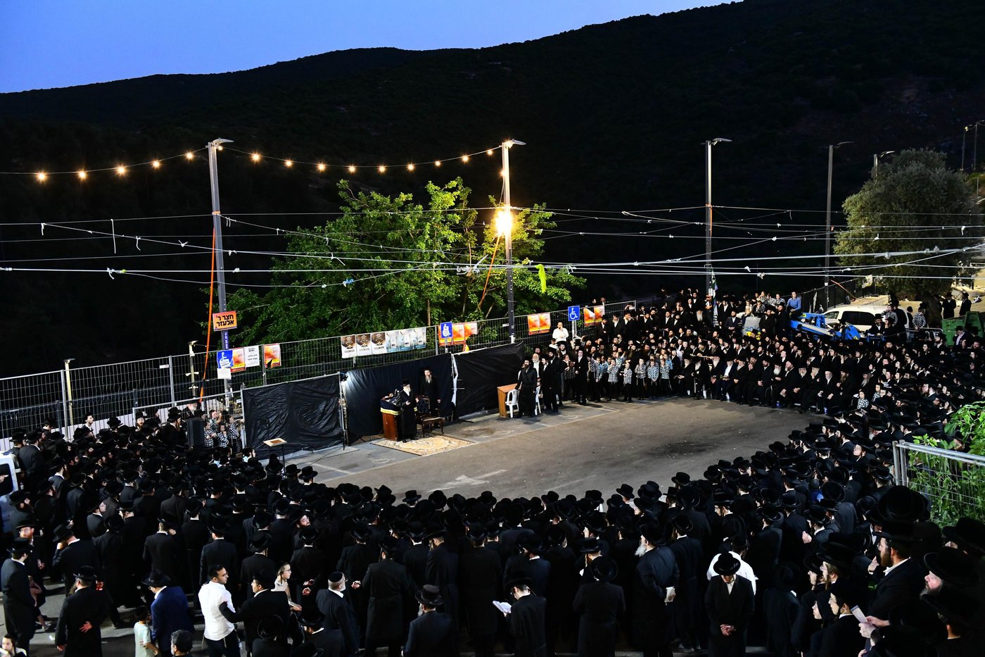 האדמו"ר מסערט ויז'ניץ באתרא קדישא מירון