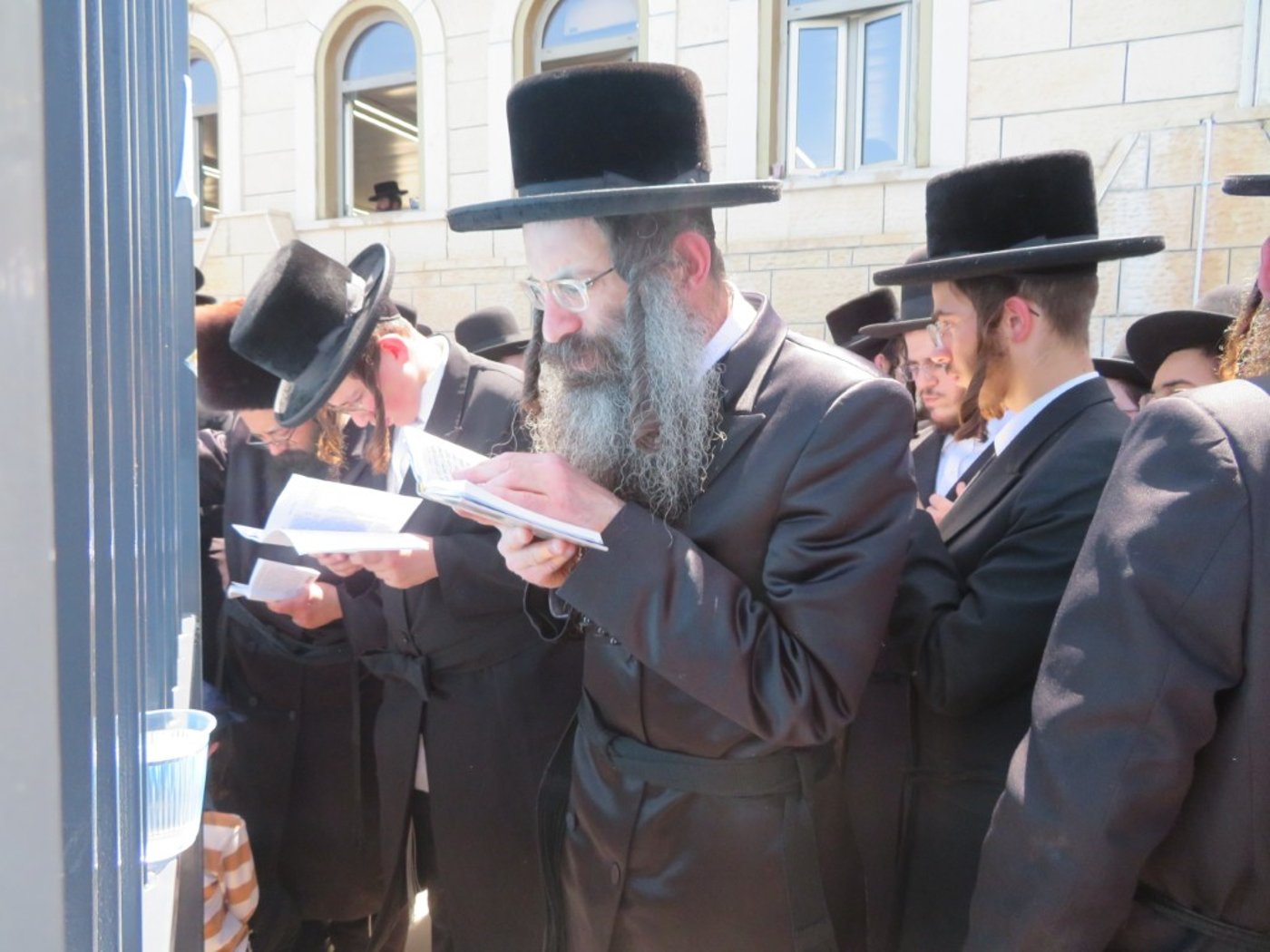 ל"ג בעומר בחצה"ק סטריקוב ירושלים