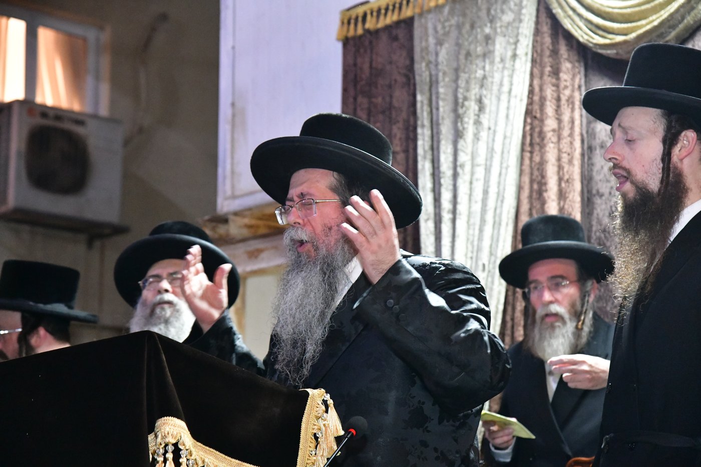 ל"ג בעומר בחצה"ק שבט הלוי