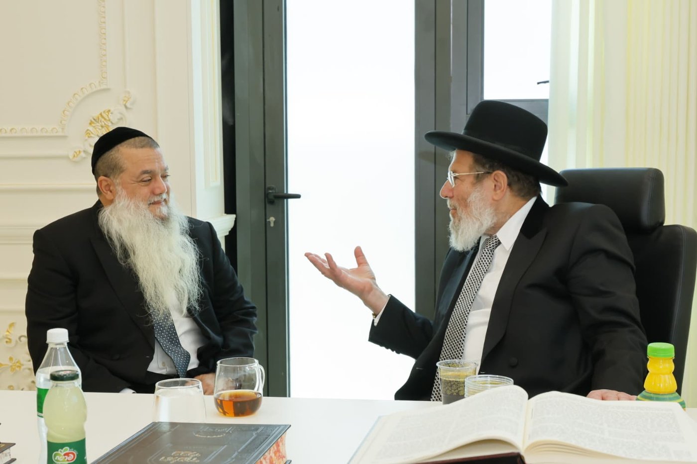 הגר"ק בר בביקור במוסדותיו של הגר"י כהן