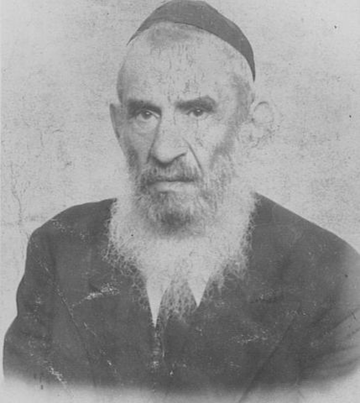 הצצה פנימה: חנות הספרים המרתקת של משפחת האדמו"ר מגור