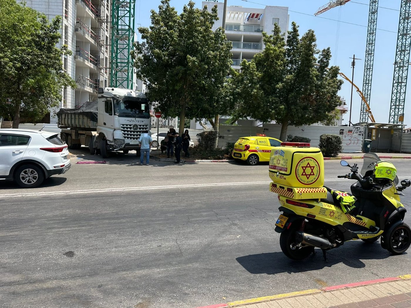 "ראינו מראה קשה": בת 80 נפגעה ממשאית בעוצמה ברחוב המרכזי