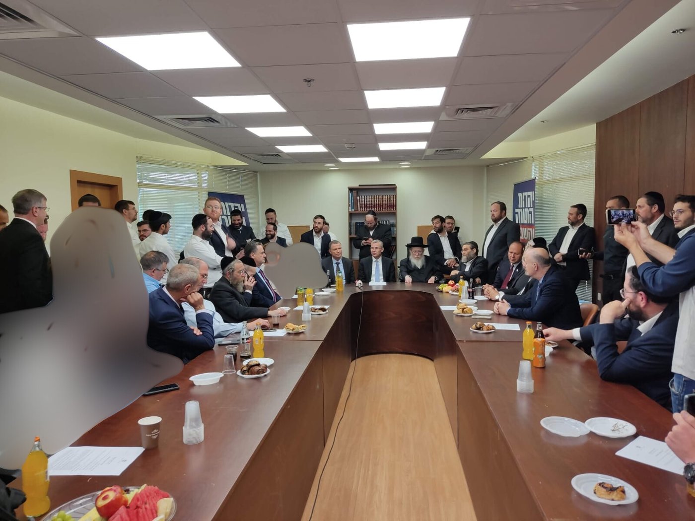 החרדים עם אדלשטיין בימים טובים יותר