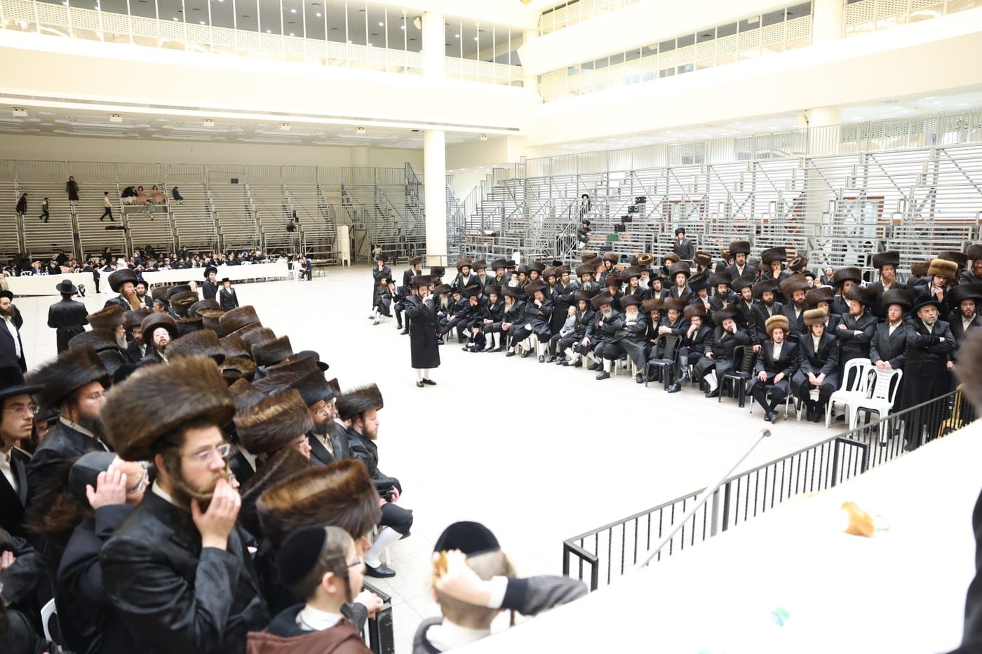 הרה"ח ר' אפרים לרנר ז"ל בשמחת נישואי נכד האדמו"ר, חודש שבט האחרון
