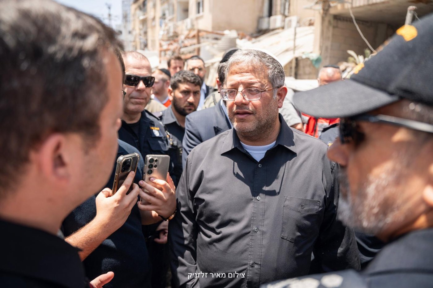 ההרס בזירת הנפילה בבני ברק