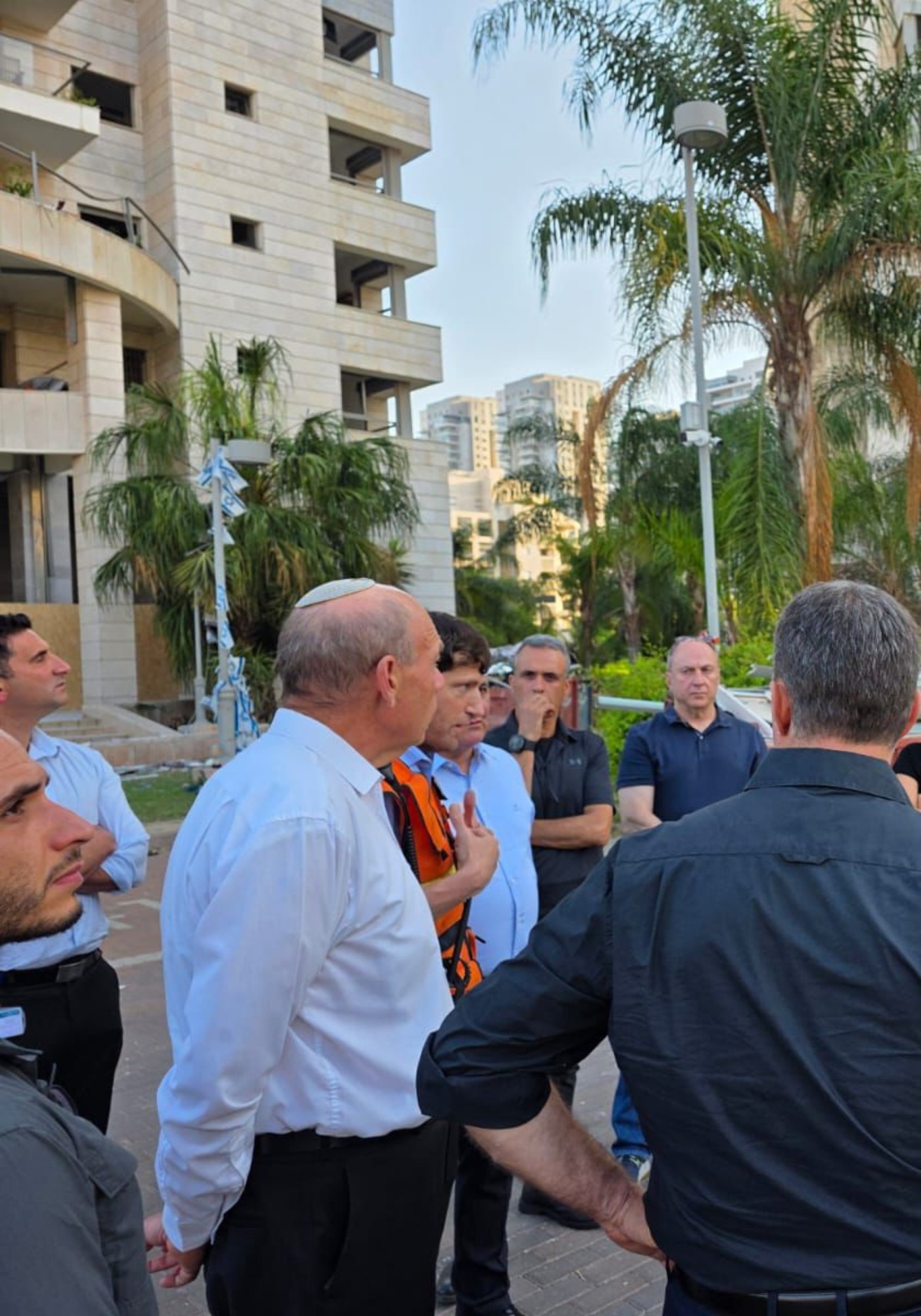 המבקר בזירת הנפילה