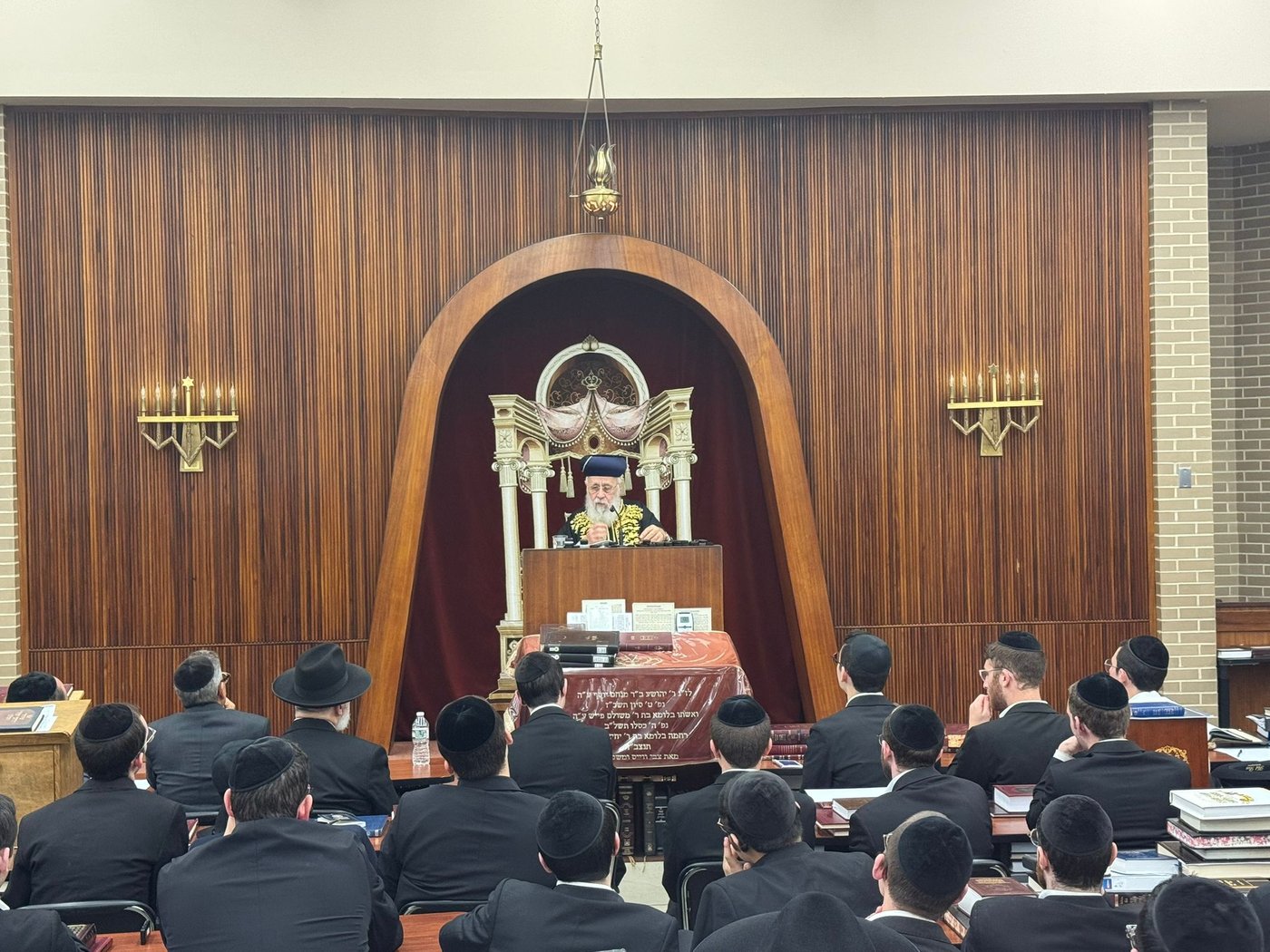 היסטוריה בבולטימור: הראשון לציון בשיעור חיזוק בהיכל ישיבת 'נר ישראל'