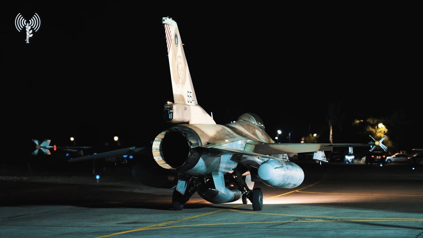 25 מטוסי קרב השמידו 35 תשתיות לשיגור טילים באיראן | צפו בהמראת המטוסים
