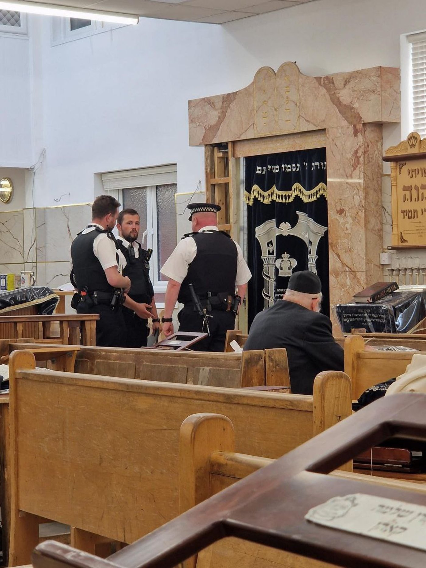 שטיבל דחסידי גור בלונדון הבוקר