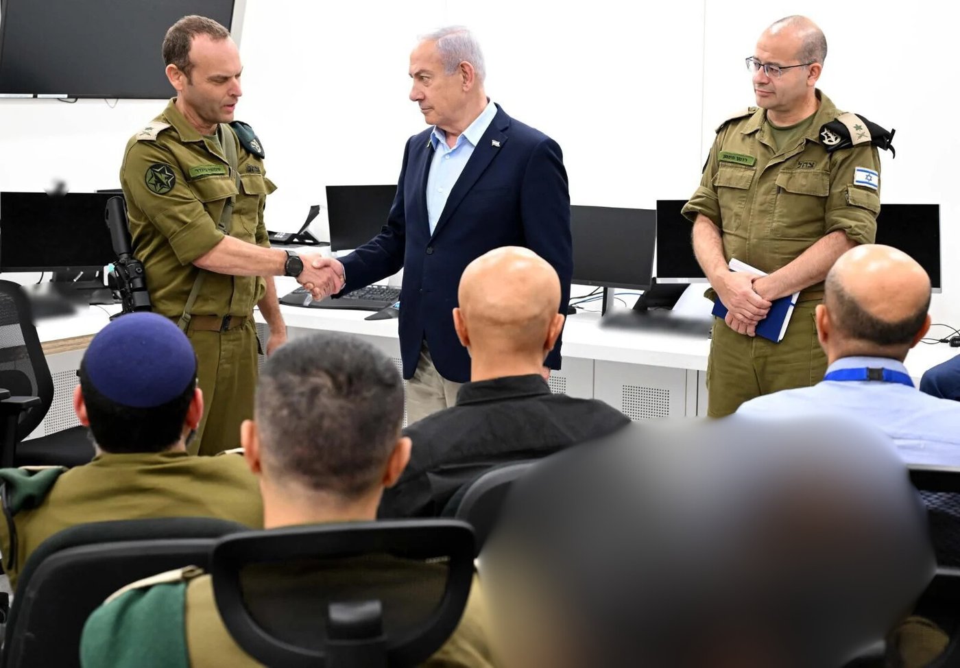 ראש הממשלה בבסיס אגף המודיעין
