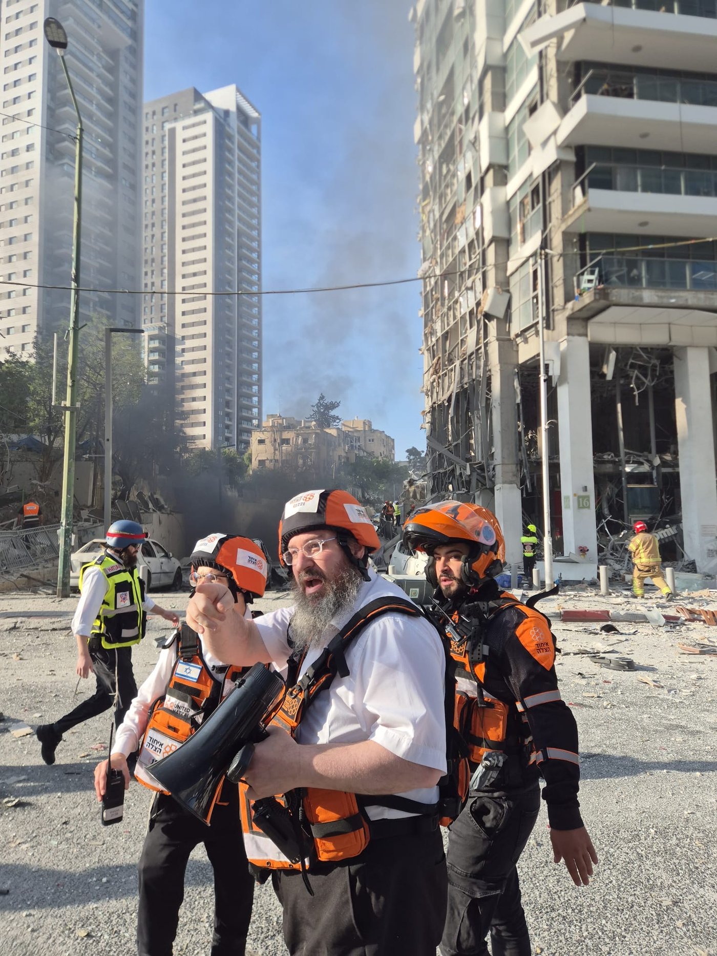 מתנדבי איחוד הצלה בזירות הנפילה