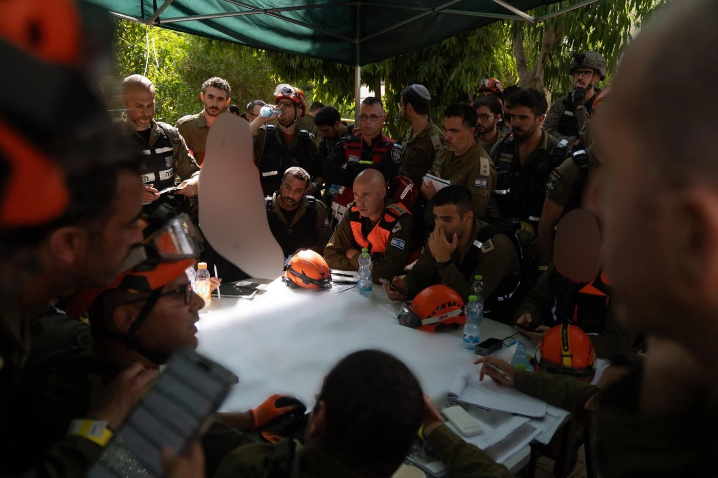 כוחות פיקוד העורף בזירת הנפילה בבאר שבע