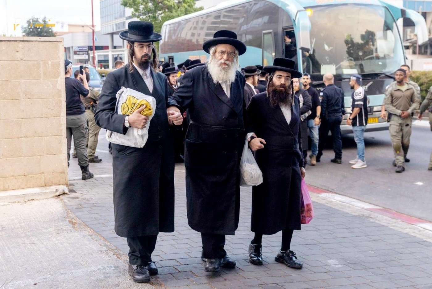 המחאות ביהוד