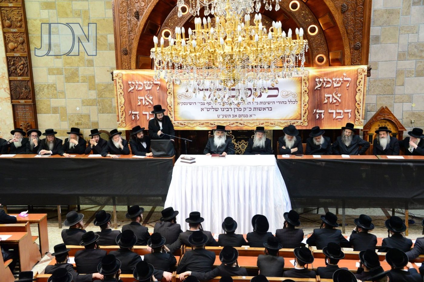 הגאון רבי שלמה זלמן שפיטץ, מואם לצד חותנו האדמו"ר מדושינסקיא