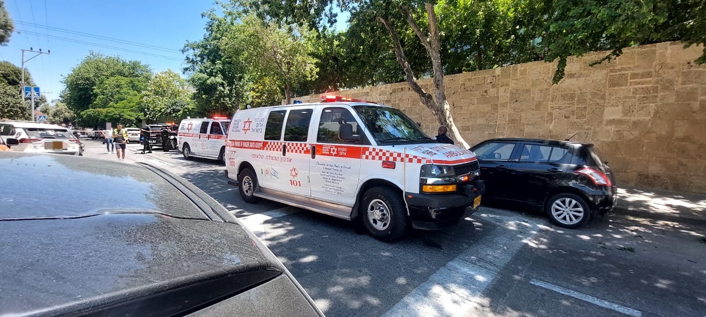 אירוע אלים וחמור בהרצליה: בן 40 נפצע קשה בפיצוץ רימון