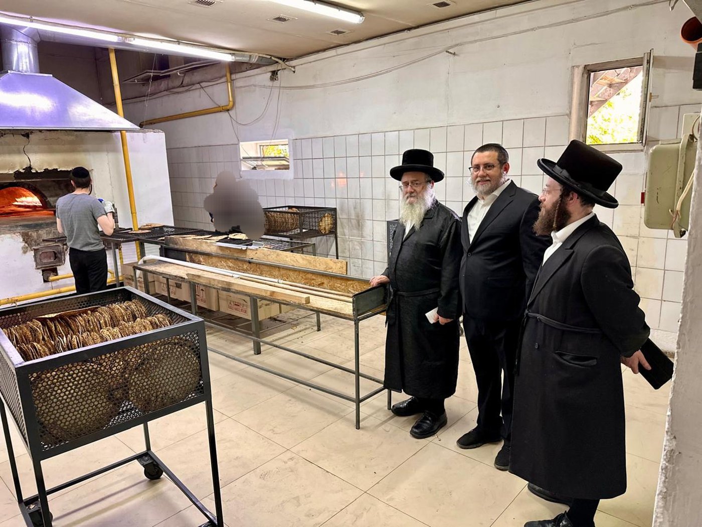 'שיעור כללי' בעיר האוקראינית: הדיין הבכיר מול עשרות ילדי שלוחים